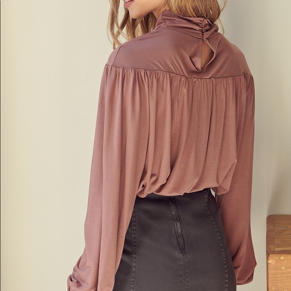 High Neck Romantic Style Long Sleeves - Picture 5 of 5